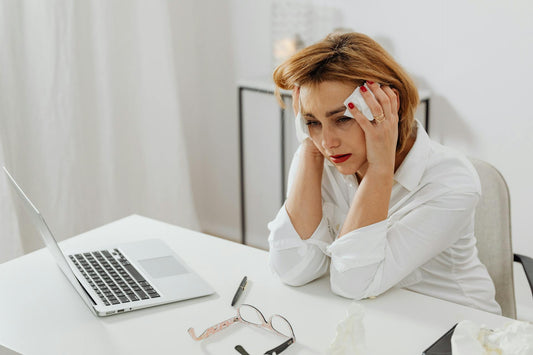 What to Say to Employees After a Layoff 2026 Guide remaining employees feel guilty after mass layoffs